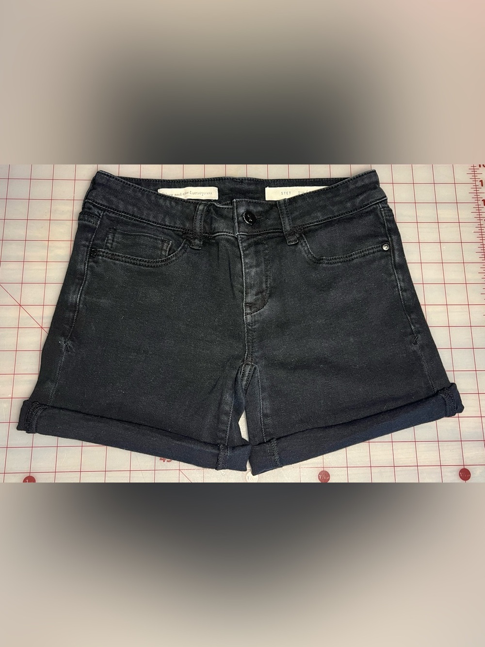 Pilcro and the Letterpress | Black Midrise Cuffed Shorts Size 25